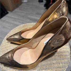 Gold Pointed Toe Women's Shoes